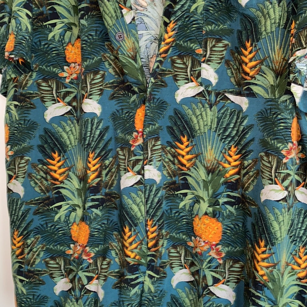 Hawaiian button up - Picture 2 of 2